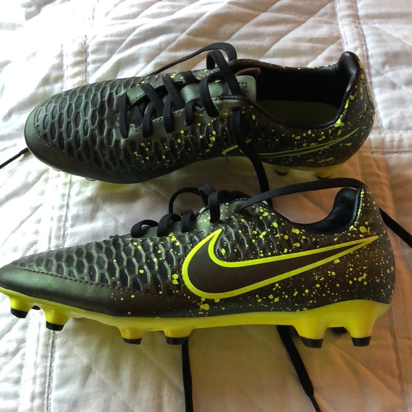 youth size 6 soccer cleats